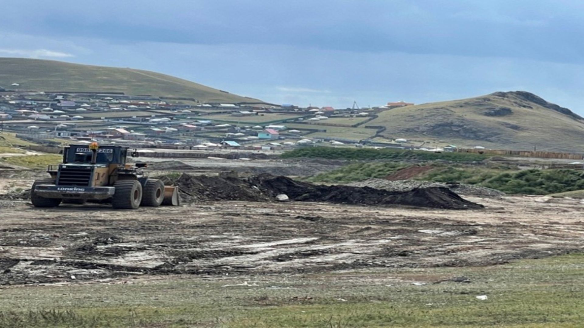 Landfill leveling