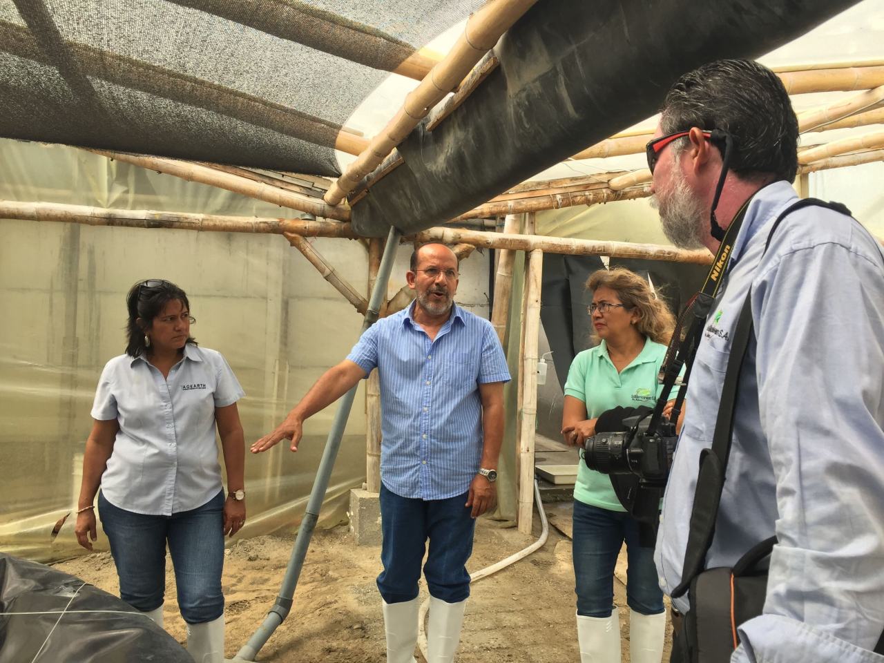 AGEARTH, our partner in Ecuador during their visit to the hatchery