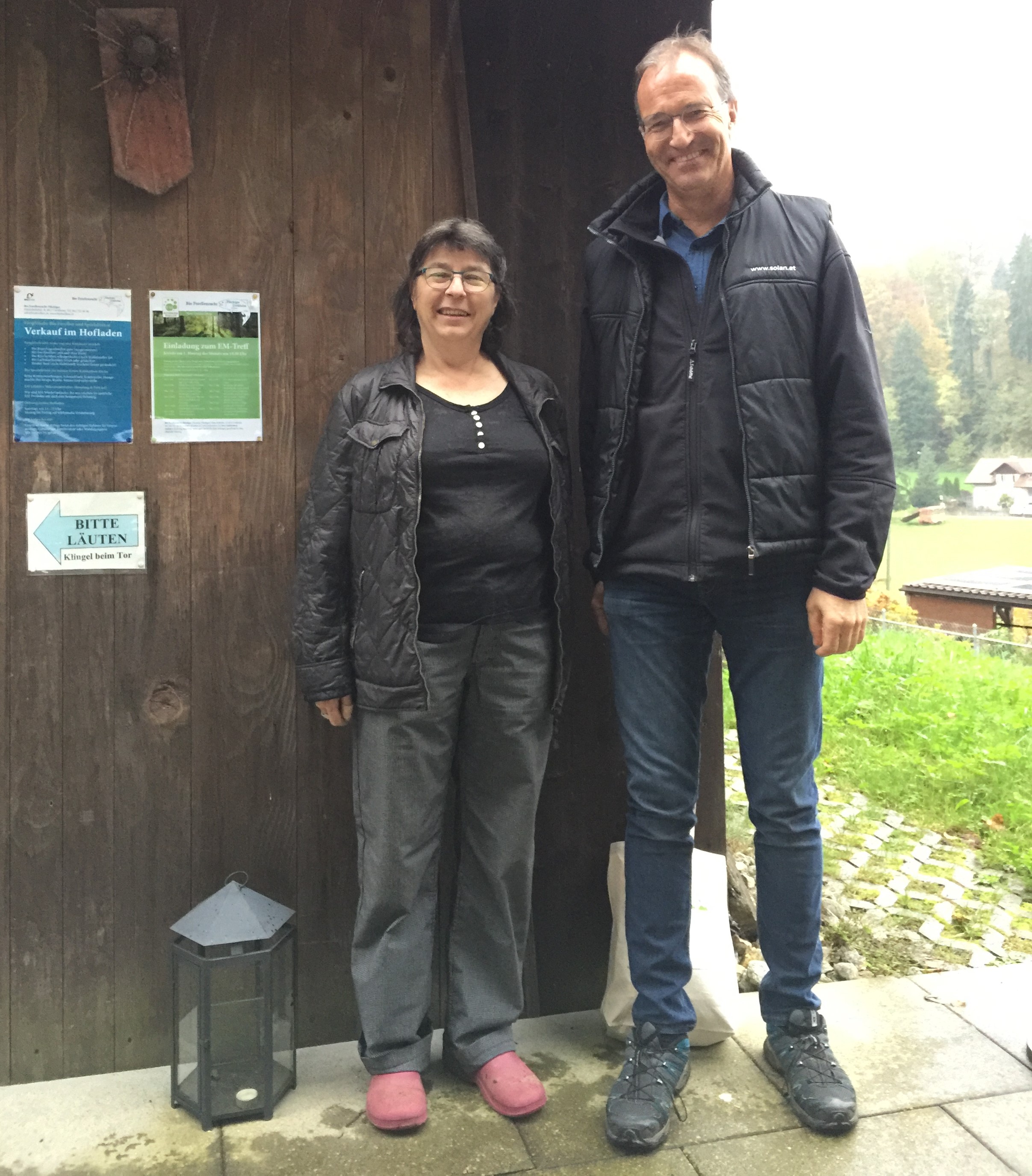 Ms. Susanne Flückiger, the farm owner (left) and Mr. Ueli Rothenbühler from EM Schweiz AG (right)